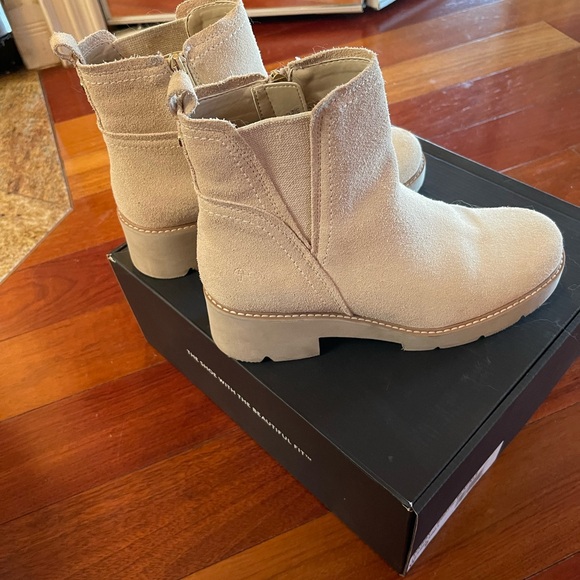 Naturalizer Darry bootie size 8 wide suede bone boot - Picture 1 of 5